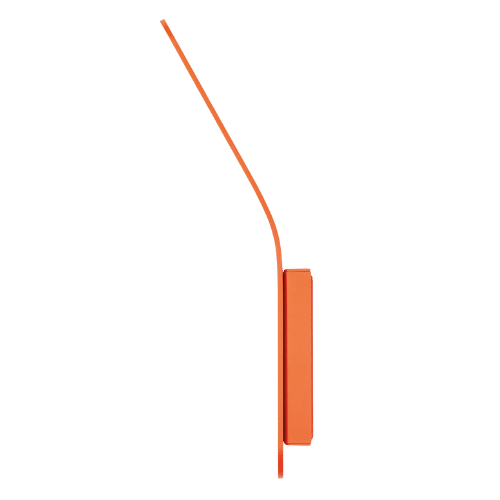 On y voit un porte manteau design orange