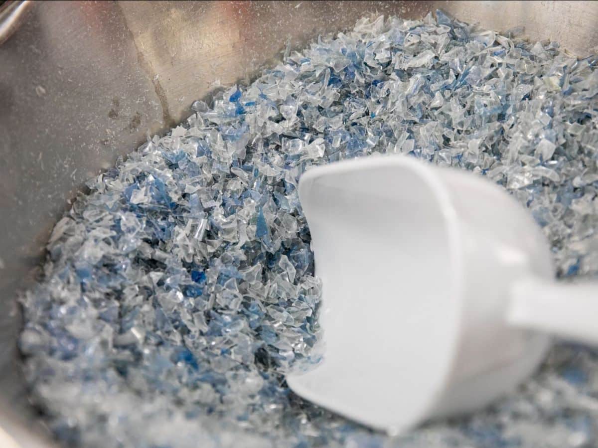 On y voit des particules des matières PET