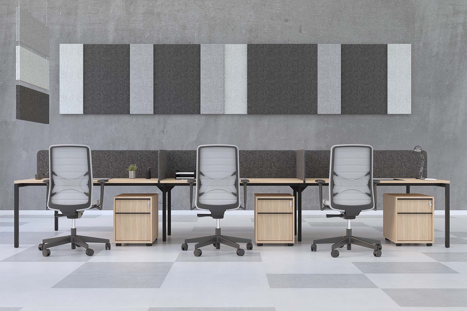 On y voit un bureau opérateur design dans un intérieur professionnel