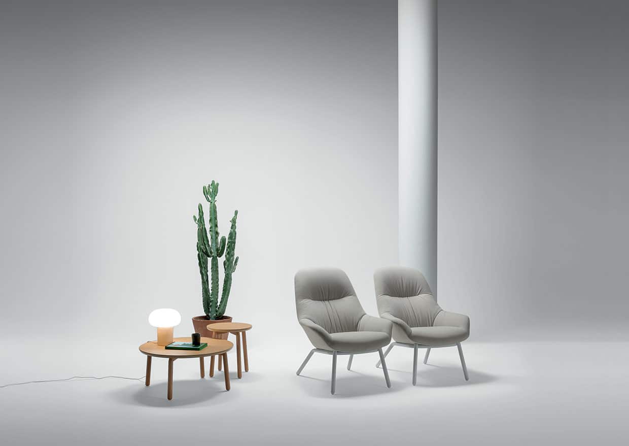 On y voit une collection de fauteuil lounge design