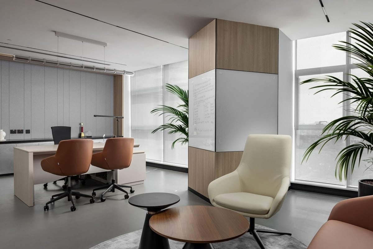 On y voit un aménagement d'espace professionnel pour un cabinet d'avocat