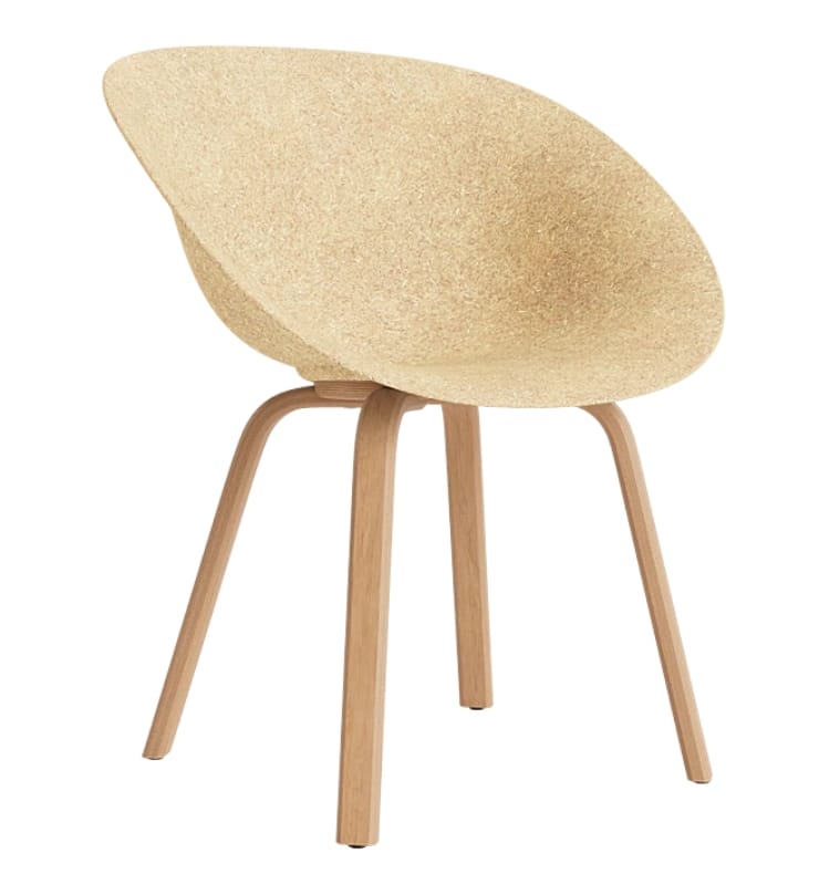 On y voit une chaise design éco-responsable
