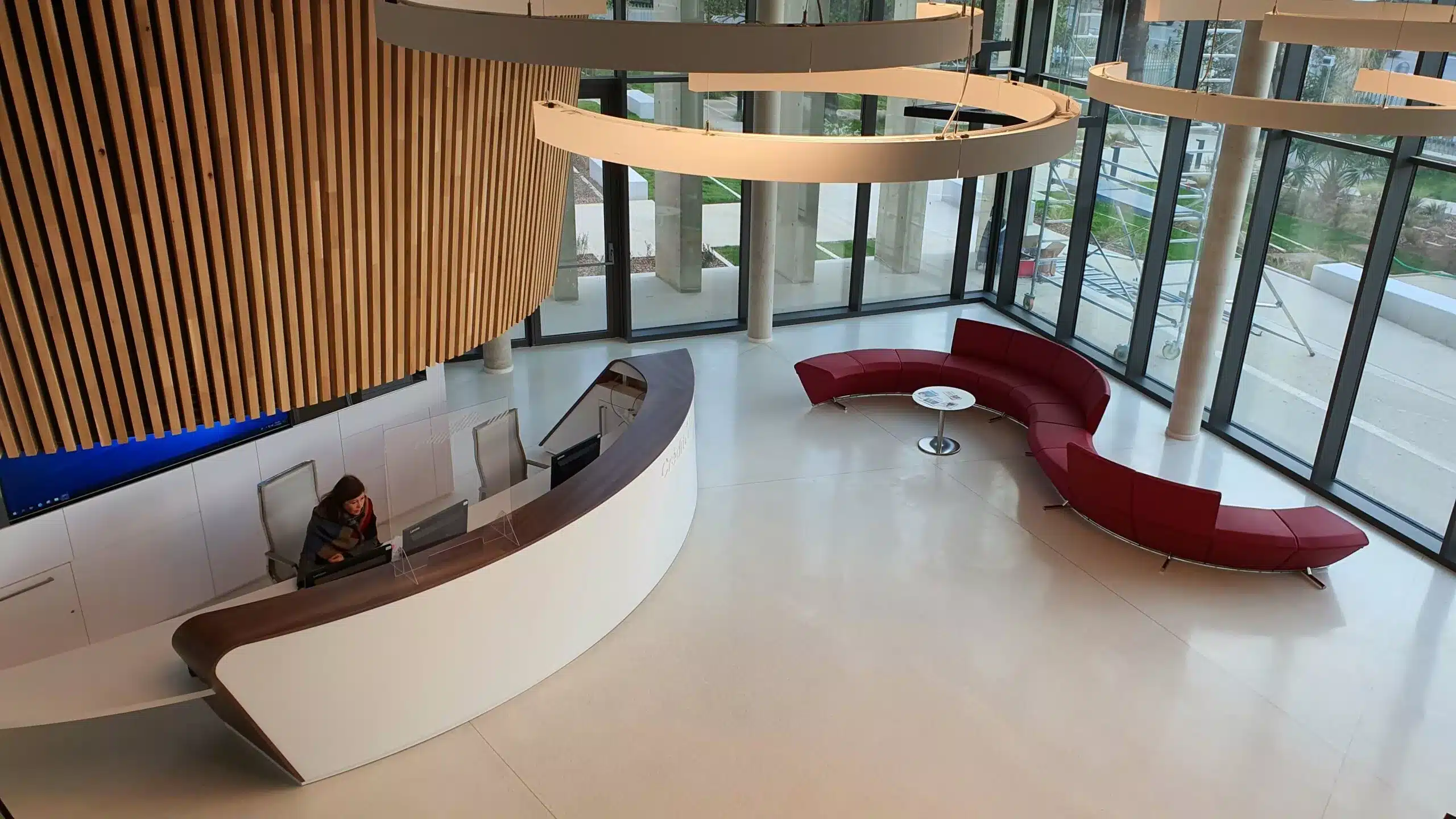 On y voit l'accueil d'une banque design