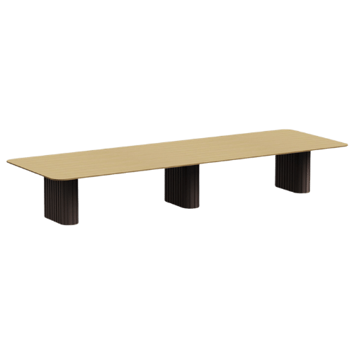 On y voit une table avec trois colonnes