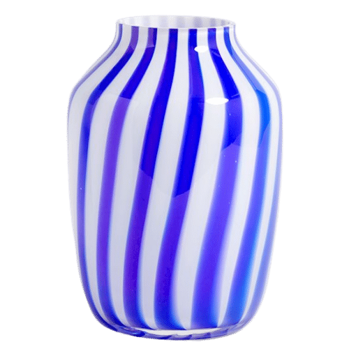On y voit un vase bleu design