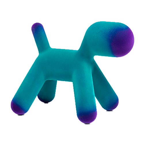 On y voit un objet de décoration en forme de chien bleu
