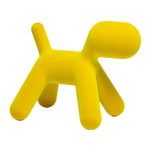 On y voit un objet de décoration en forme de chien jaune