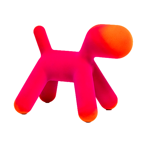 On y voit un objet de décoration en forme de chien rose