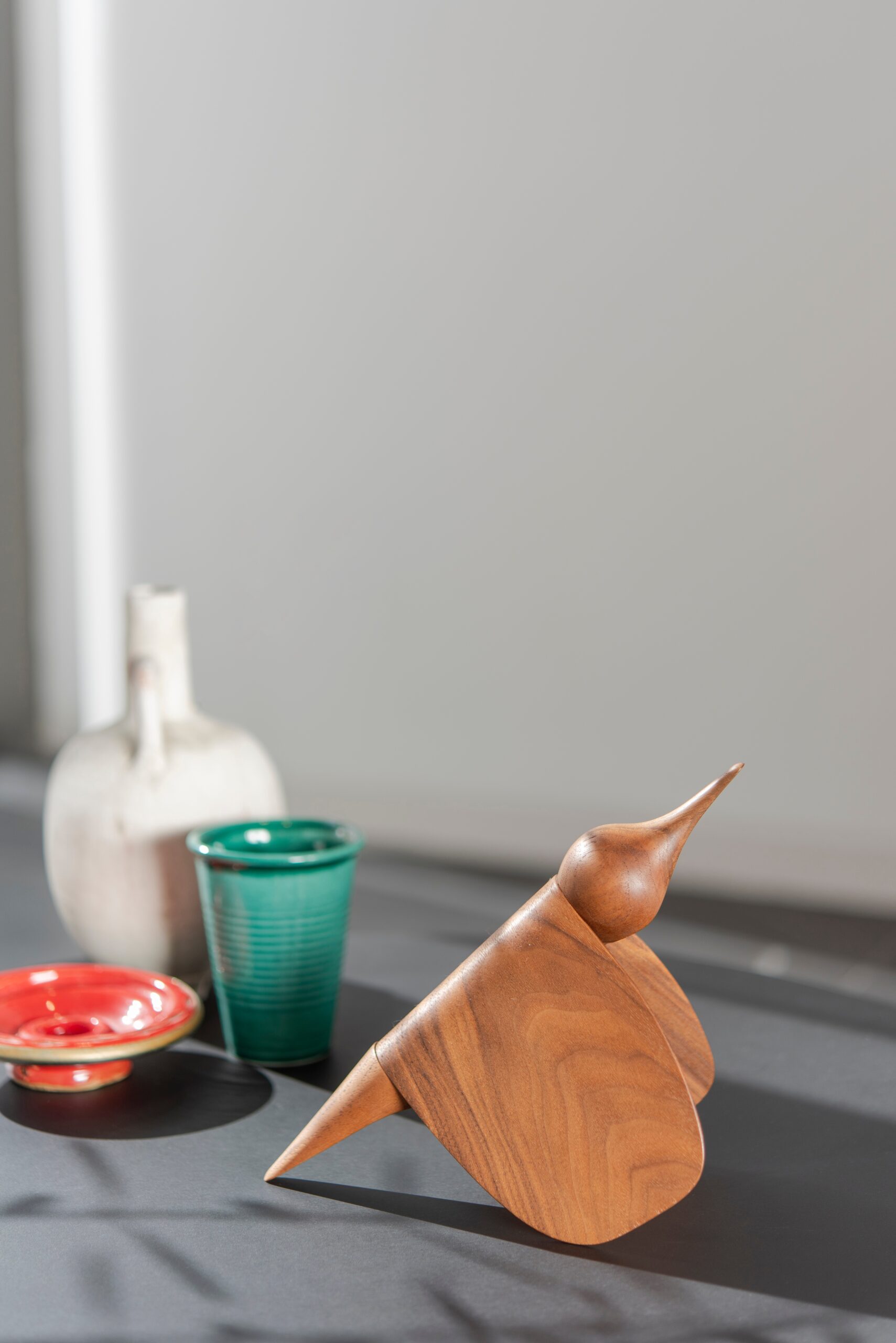 On y voit un objet de décoration design