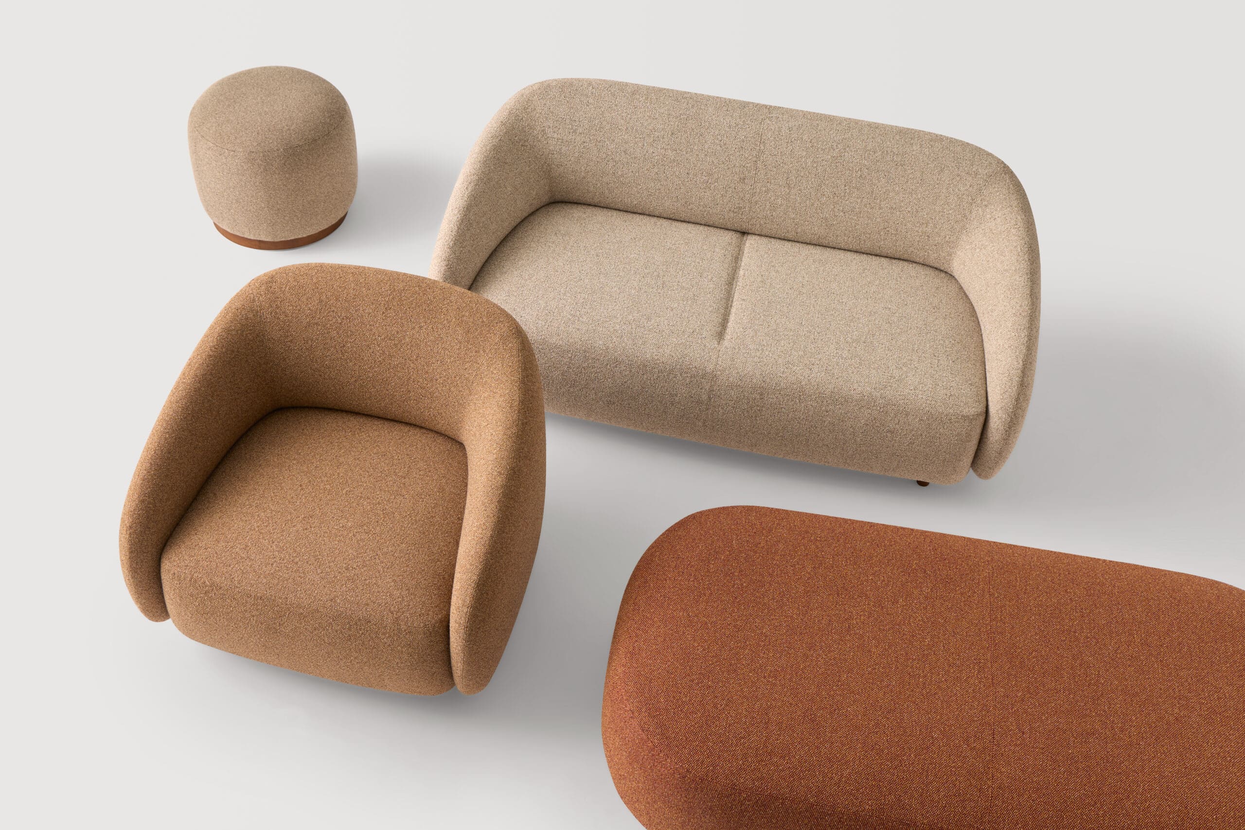 On y voit un fauteuil lounge dans un espace professionnel