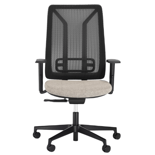 On y voit un fauteuil de bureau beige et noir design
