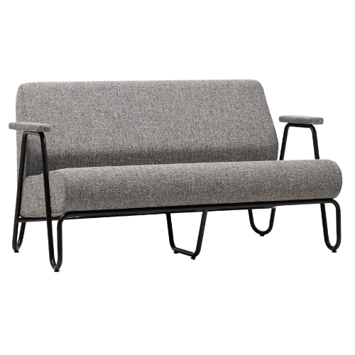 On y voit un fauteuil lounge design