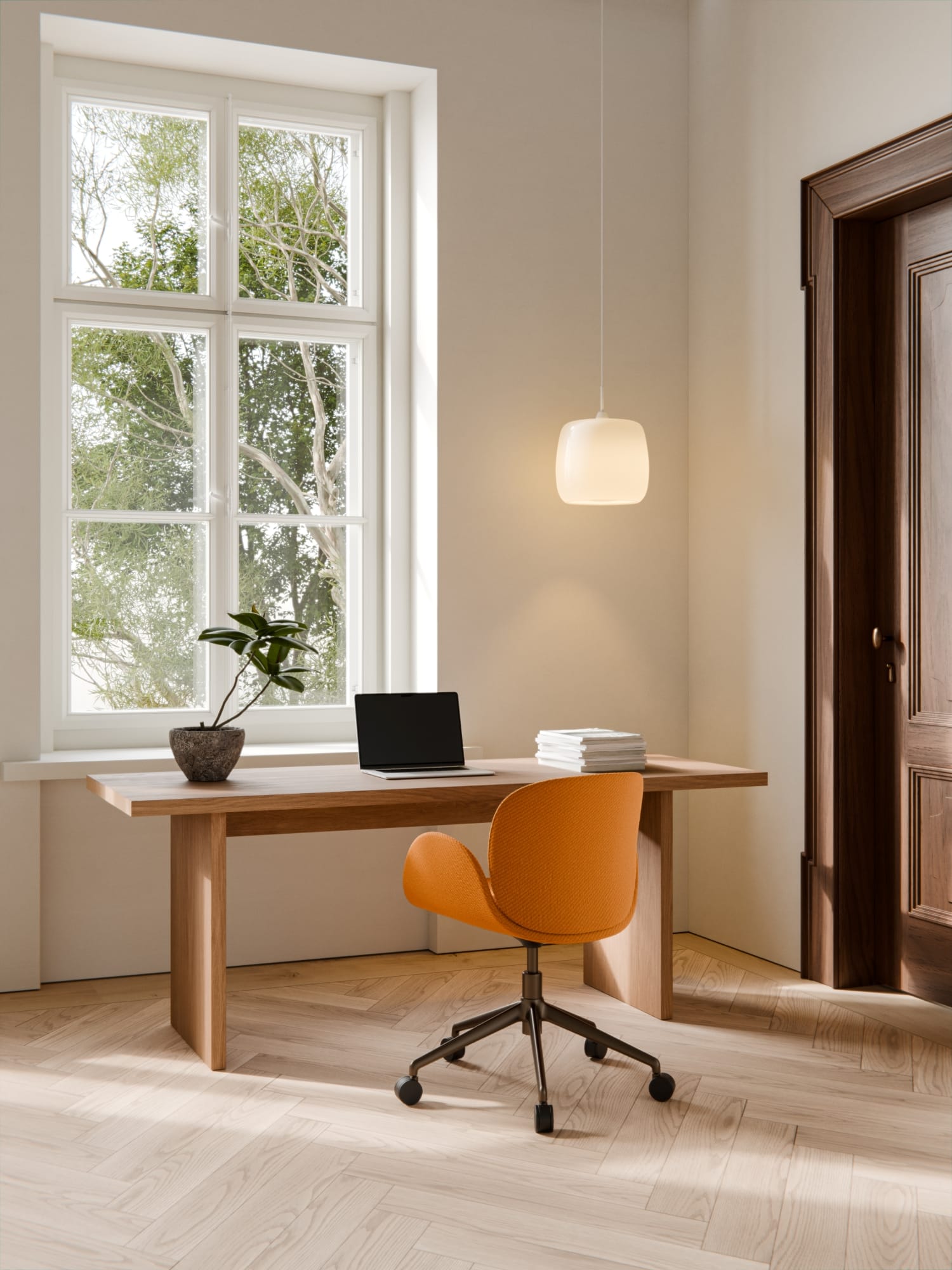On y voit une chaise design beige